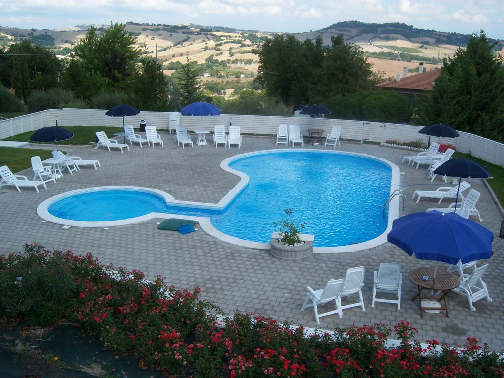 Agriturismo Lo Sgorzolo Pergola Exteriör bild
